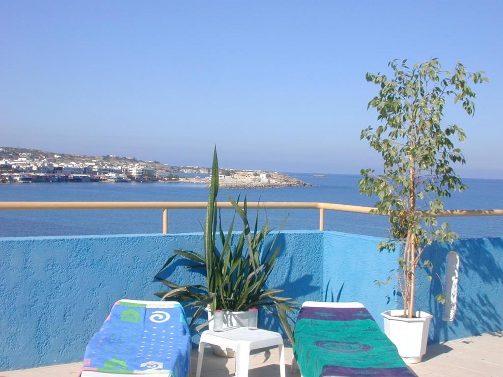 Blue Bay Apartments Херсониссос Экстерьер фото