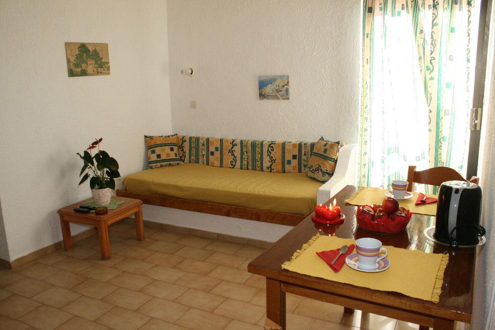 Blue Bay Apartments Херсониссос Экстерьер фото